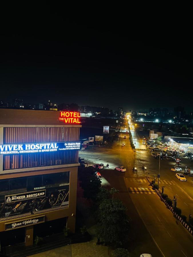 Hotel The Vital Surat Bagian luar foto