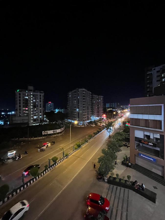 Hotel The Vital Surat Bagian luar foto