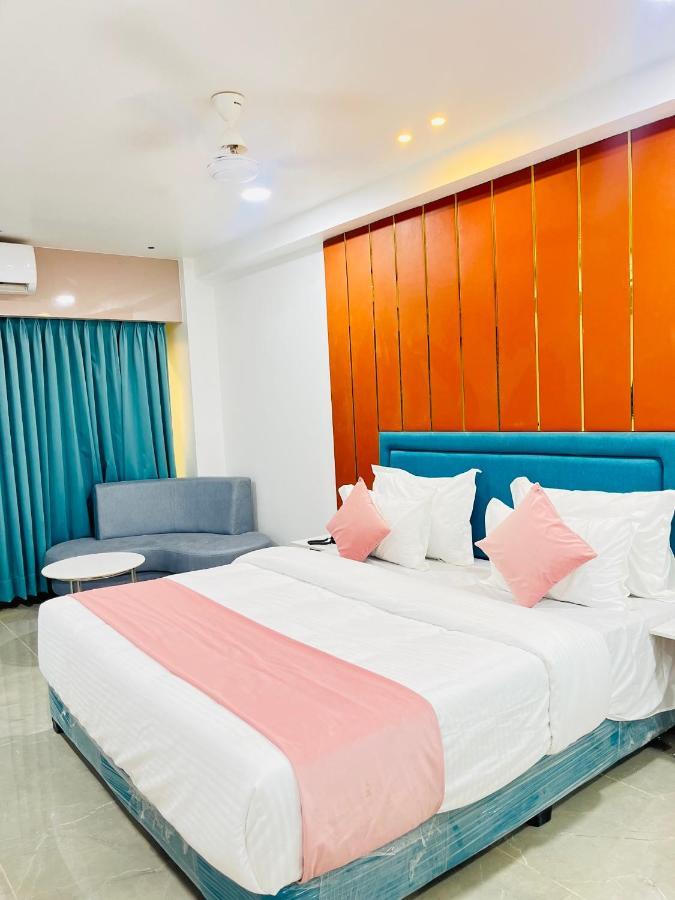 Hotel The Vital Surat Bagian luar foto