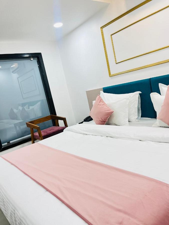 Hotel The Vital Surat Bagian luar foto